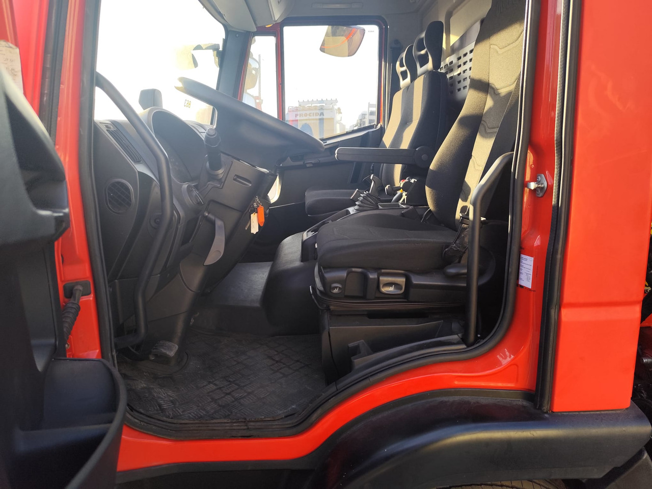 Crane truck, Tipper IVECO EUROCARGO 80-190: picture 24