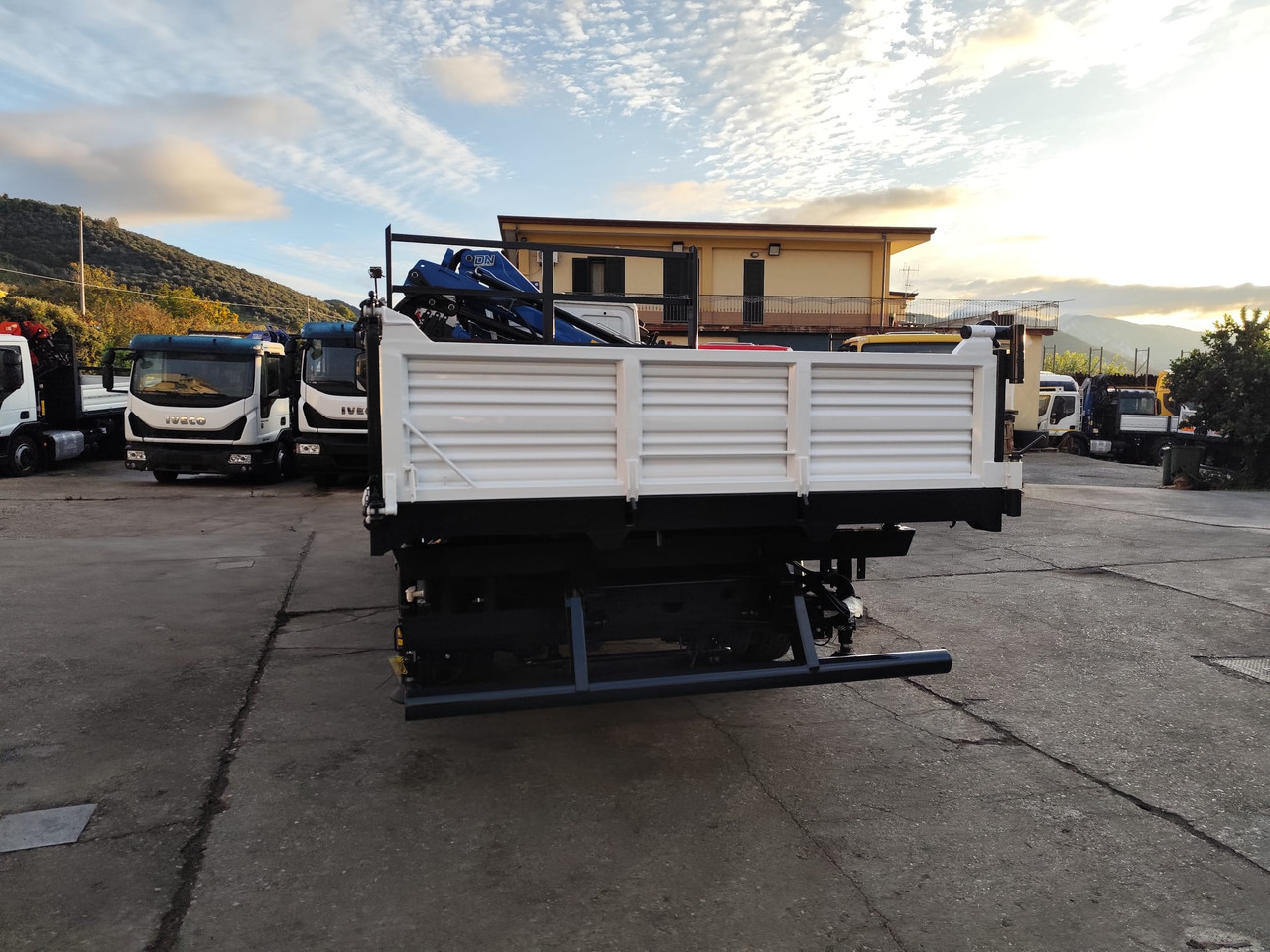 Crane truck, Tipper IVECO EUROCARGO 80-210: picture 43 Crane truck, Tipper IVECO EUROCARGO 80-210: picture 43