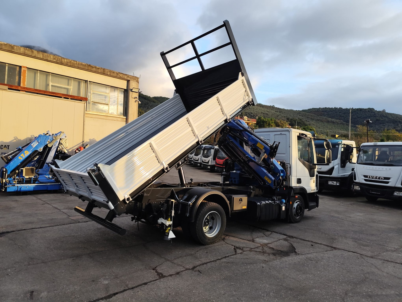 Crane truck, Tipper IVECO EUROCARGO 80-210: picture 7 Crane truck, Tipper IVECO EUROCARGO 80-210: picture 7