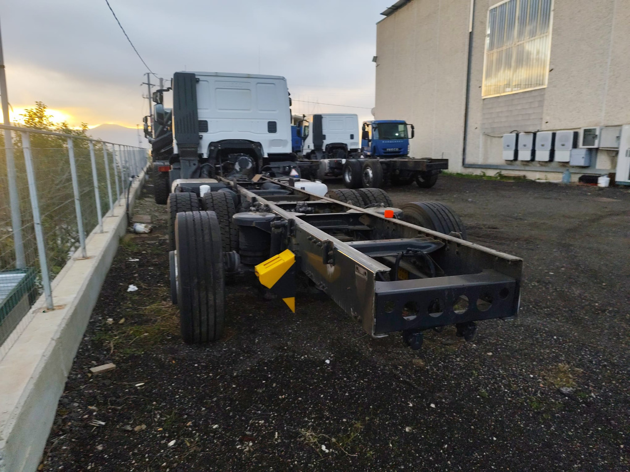 IVECO STRALIS AD 260S31 XP - Cab chassis truck: picture 4 IVECO STRALIS AD 260S31 XP - Cab chassis truck: picture 4