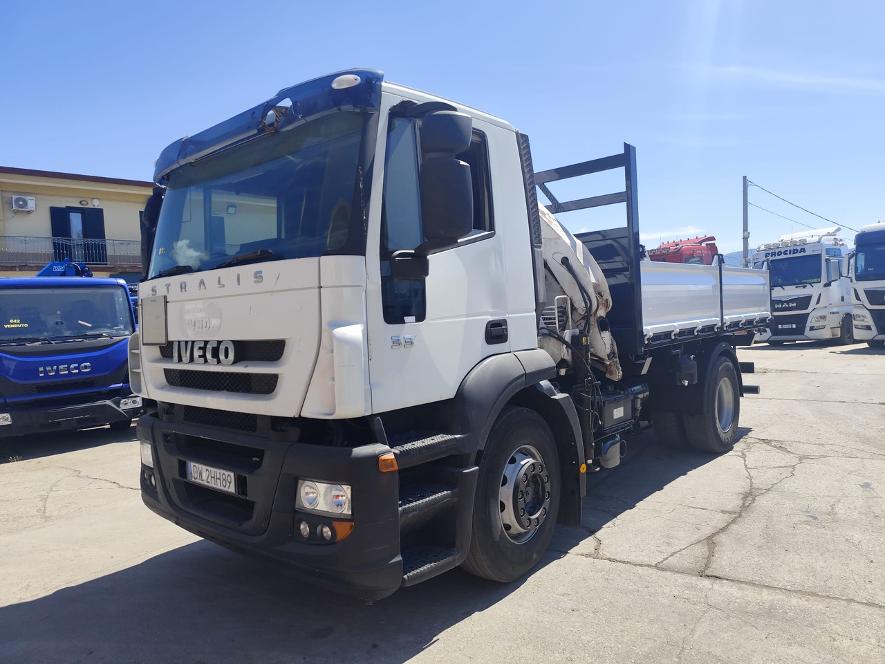 Crane truck IVECO STRALIS CUBE 190S33: picture 40