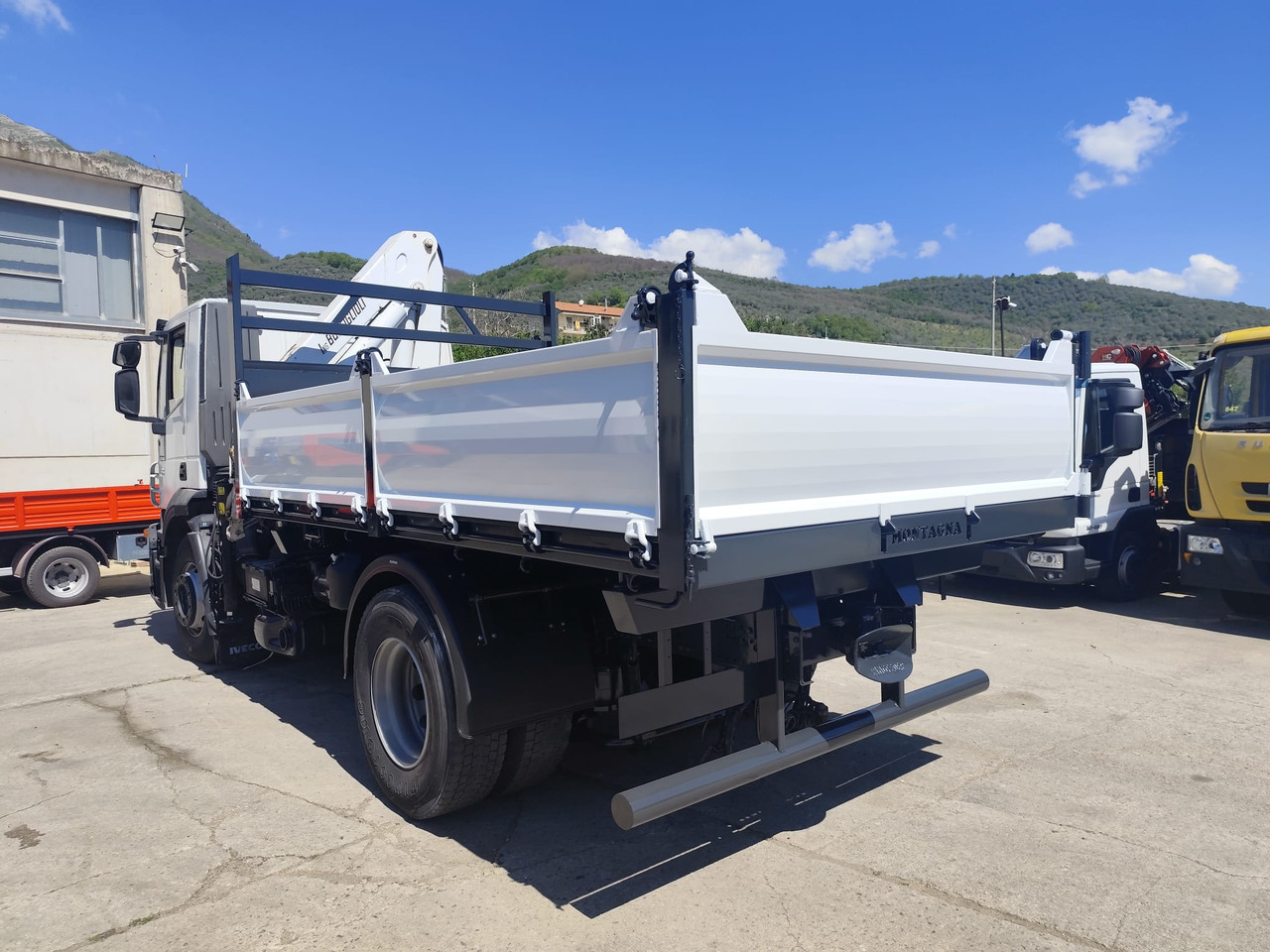 Crane truck IVECO STRALIS CUBE 190S33: picture 33