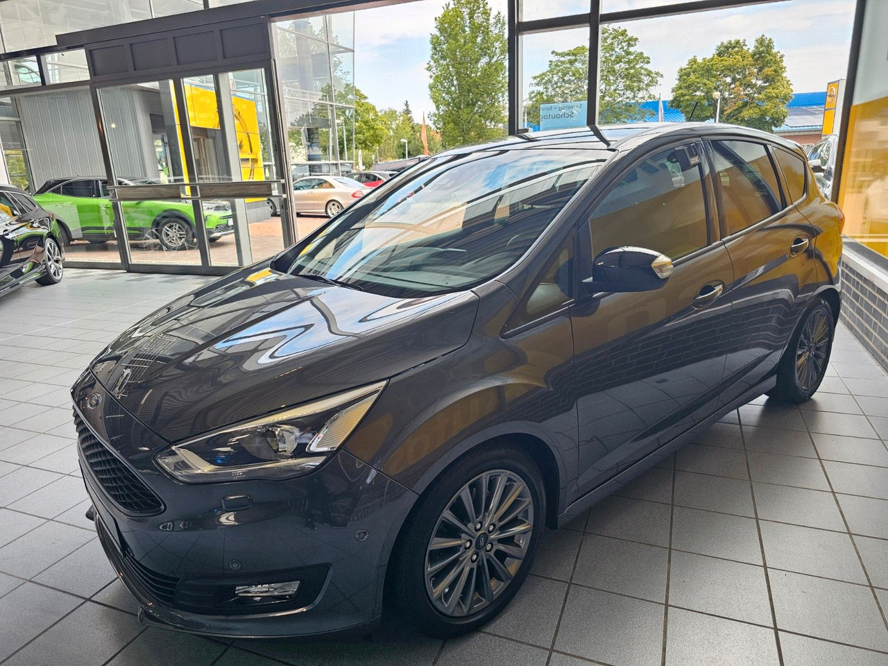 Ford C-MAX 1.5 Sport Automatik Bi-Xenon Navi Standhzg - Passenger van: picture 4 Ford C-MAX 1.5 Sport Automatik Bi-Xenon Navi Standhzg - Passenger van: picture 4