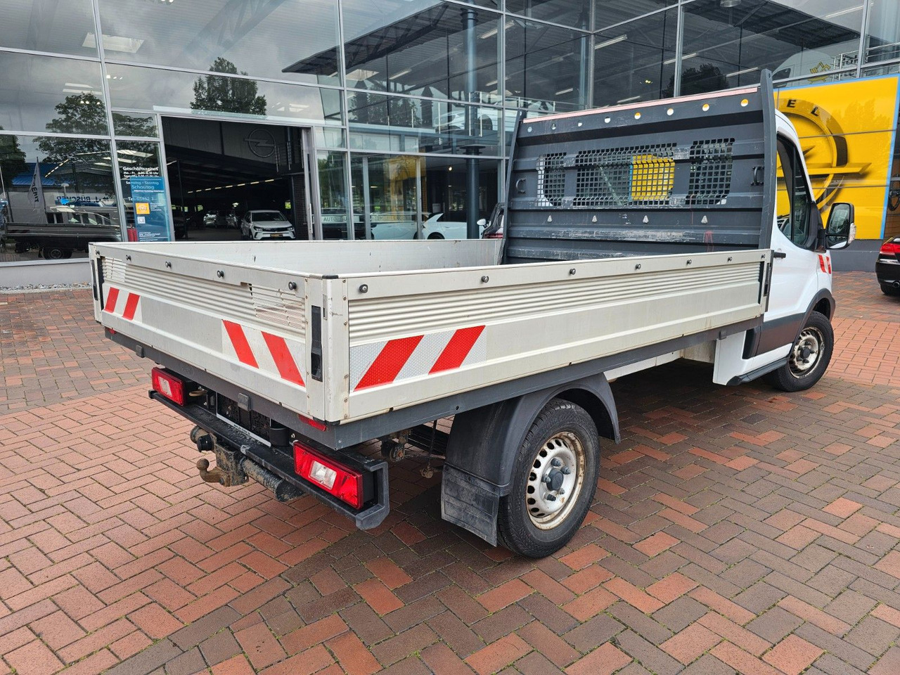 Ford Transit Pritsche 350 L2 Einzelkabine Motorschade - Flatbed van: picture 3 Ford Transit Pritsche 350 L2 Einzelkabine Motorschade - Flatbed van: picture 3