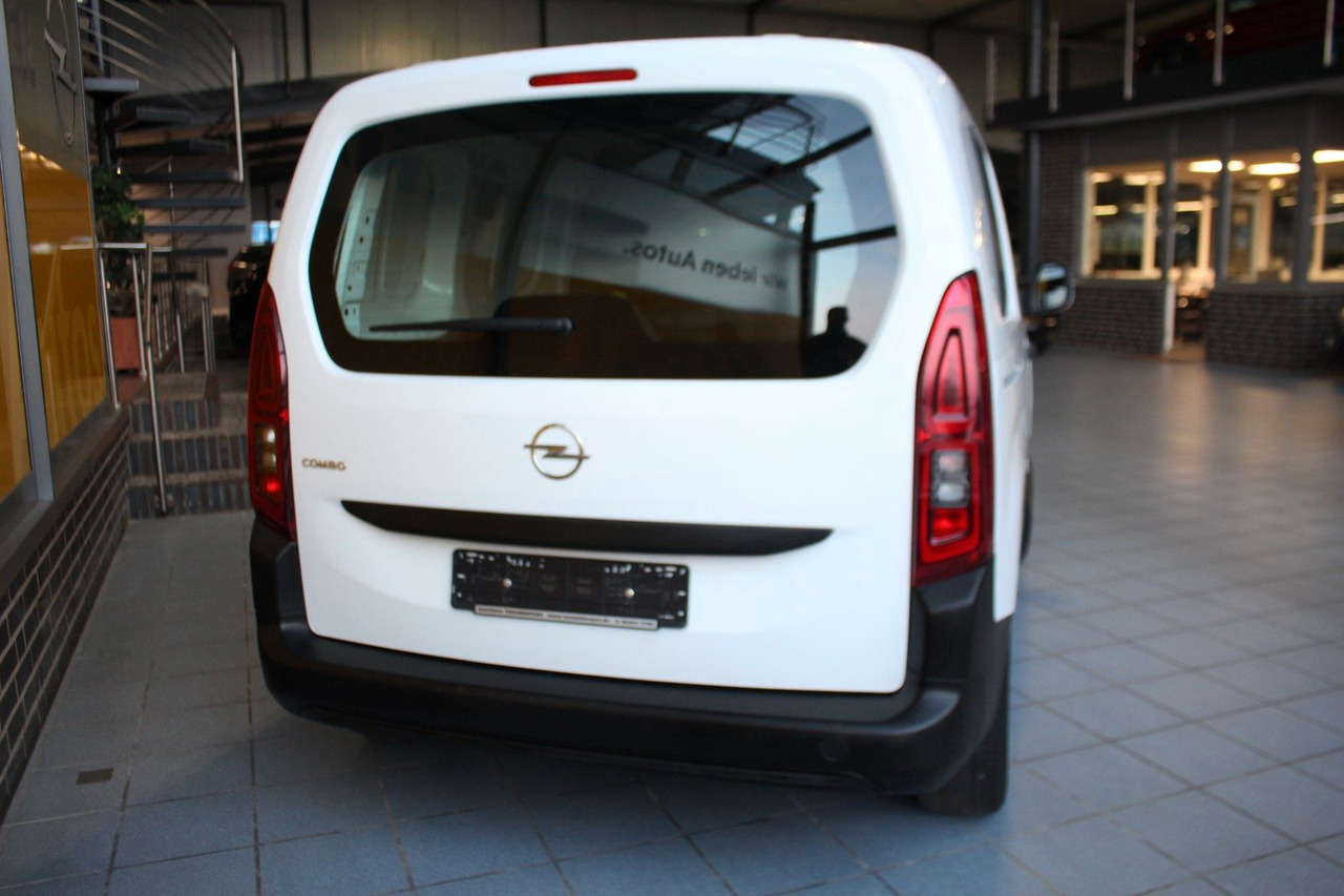 Opel Combo E Cargo 3.Sitze Klima Bluetooth Durchlade - Small van: picture 4 Opel Combo E Cargo 3.Sitze Klima Bluetooth Durchlade - Small van: picture 4