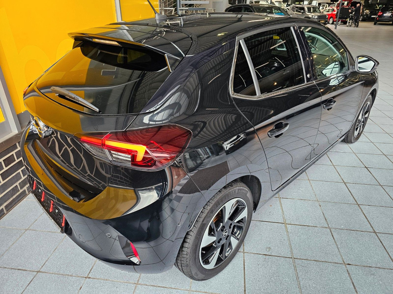 Opel Corsa F e Elegance 11kw Charger SHZ - Car: picture 4 Opel Corsa F e Elegance 11kw Charger SHZ - Car: picture 4