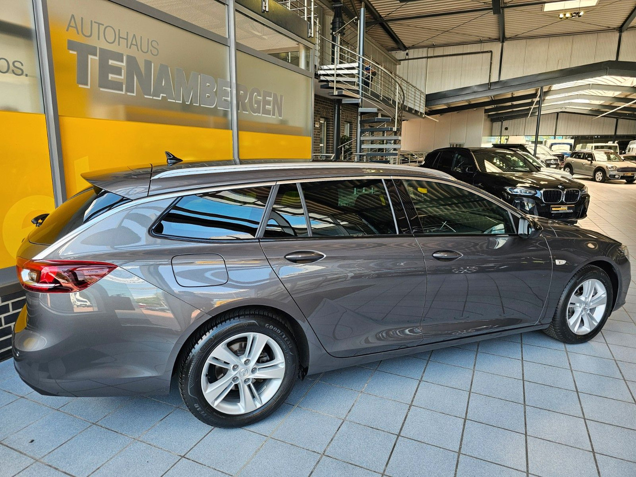 Opel Insignia B ST Business IntelliLux LED Tot Winkel - Car: picture 2 Opel Insignia B ST Business IntelliLux LED Tot Winkel - Car: picture 2