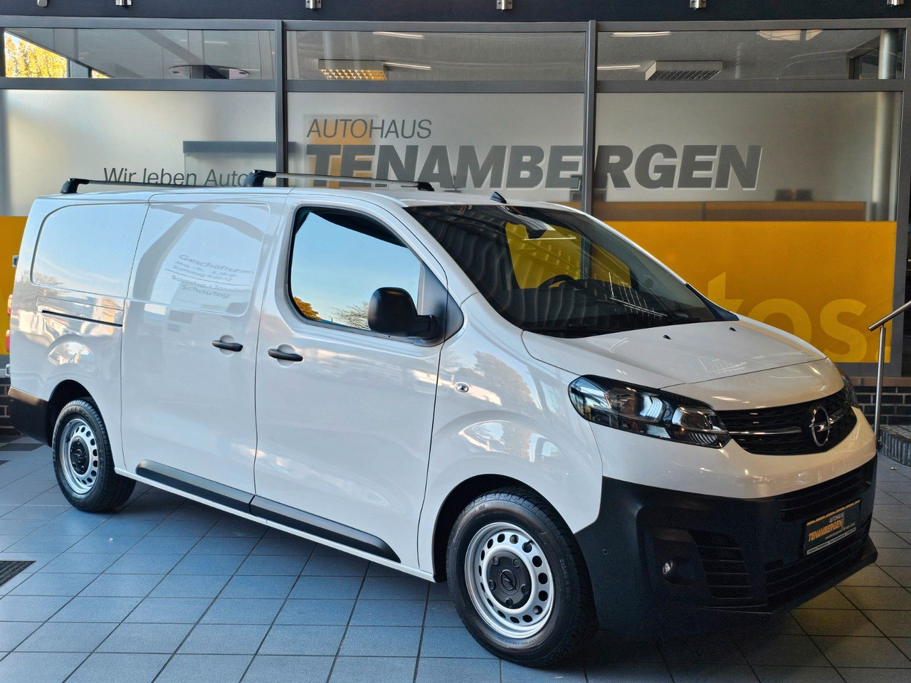 Opel Vivaro Kasten Edition L Sortimo 180°Kamera DAB - Small van: picture 1 Opel Vivaro Kasten Edition L Sortimo 180°Kamera DAB - Small van: picture 1