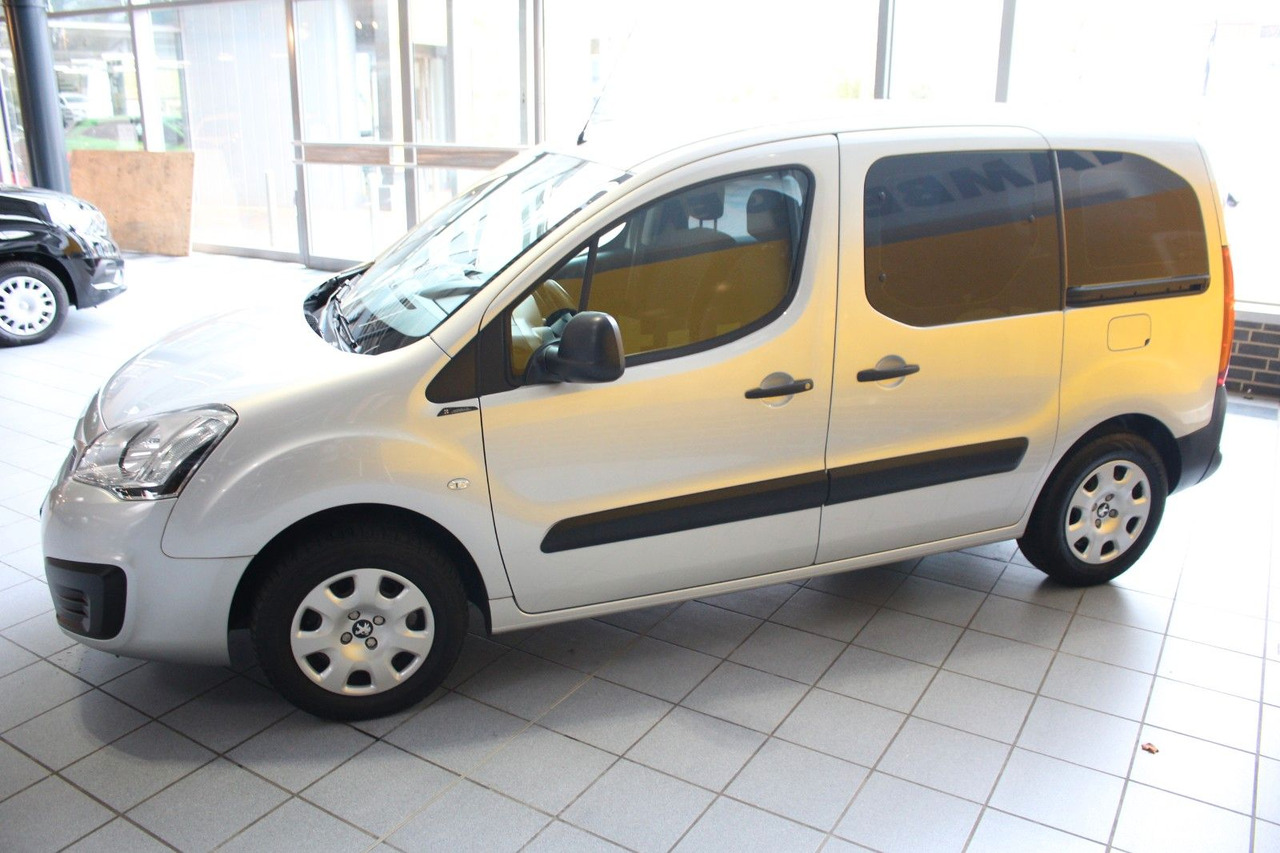 Peugeot Partner Tepee Active Bluetooth Klima AHK - Passenger van: picture 5 Peugeot Partner Tepee Active Bluetooth Klima AHK - Passenger van: picture 5