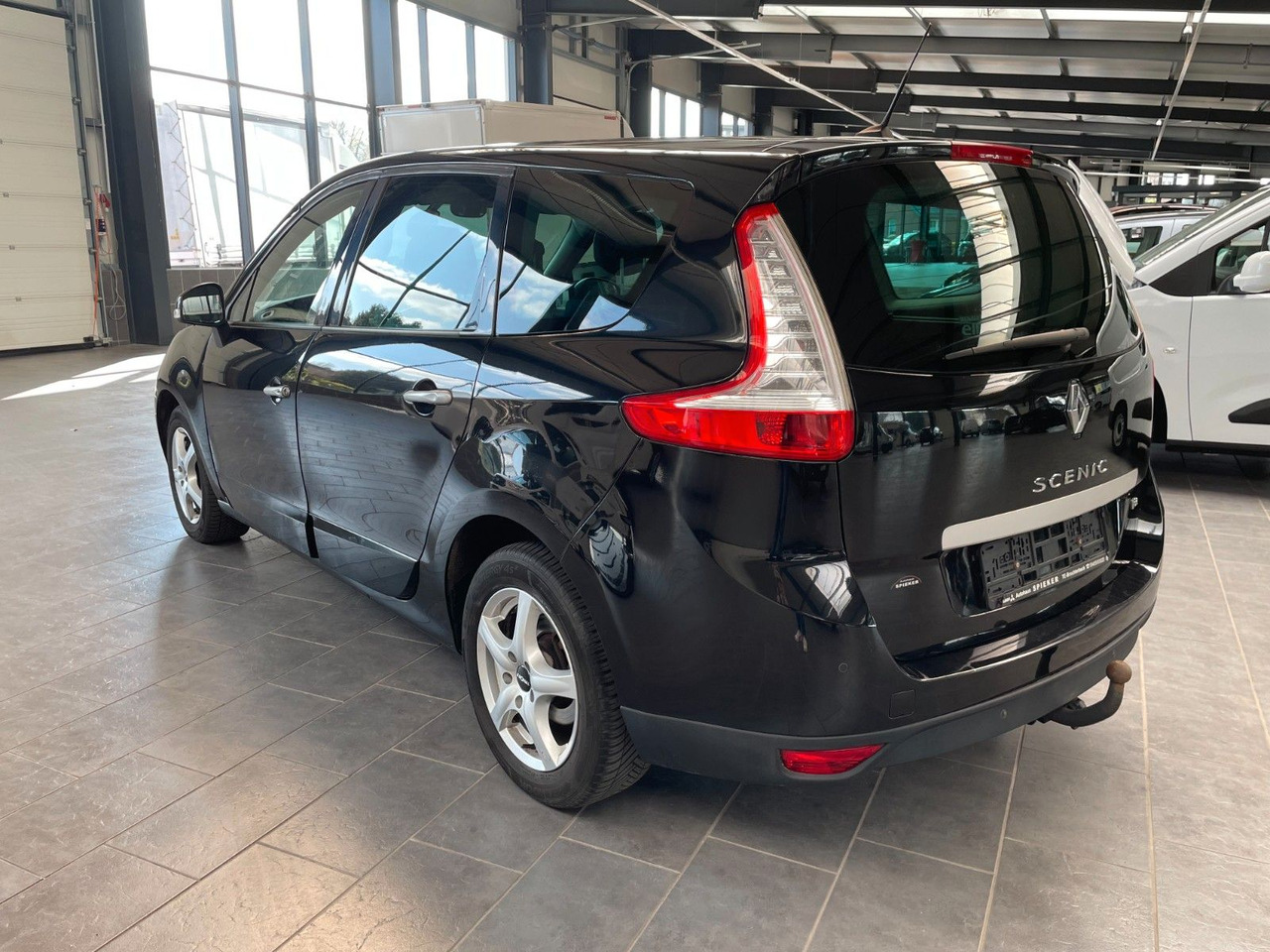 Renault Scenic III Grand BOSE Edition AHK - Passenger van: picture 5 Renault Scenic III Grand BOSE Edition AHK - Passenger van: picture 5