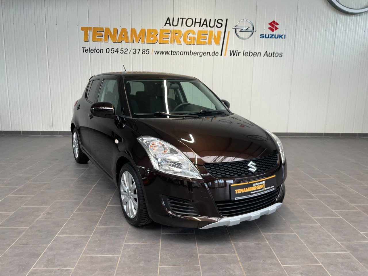 Suzuki Swift 1.2 ,Tempomat , Allwetterreifen,Spoiler - Car: picture 1 Suzuki Swift 1.2 ,Tempomat , Allwetterreifen,Spoiler - Car: picture 1