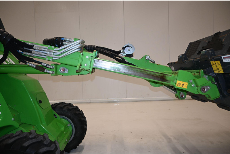 Wheel loader Avant 423: picture 19