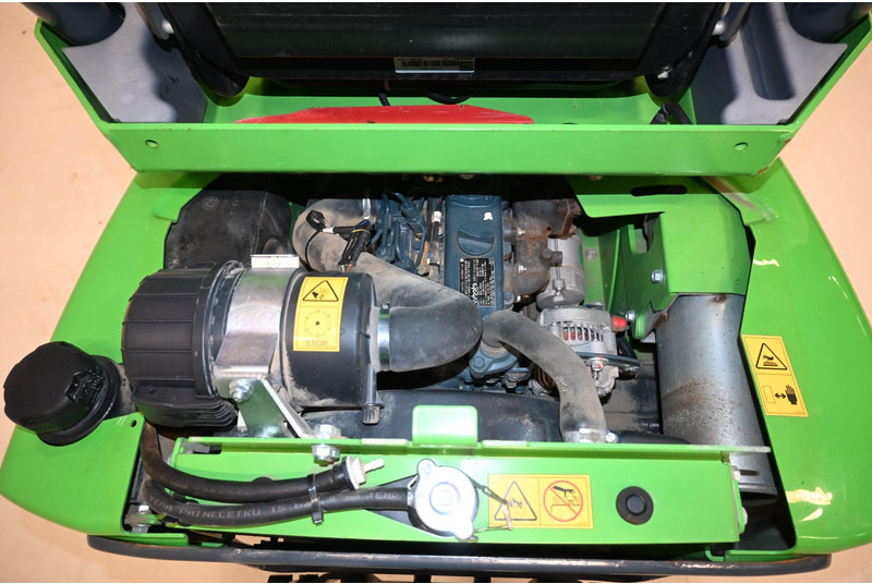 Wheel loader Avant 423: picture 14