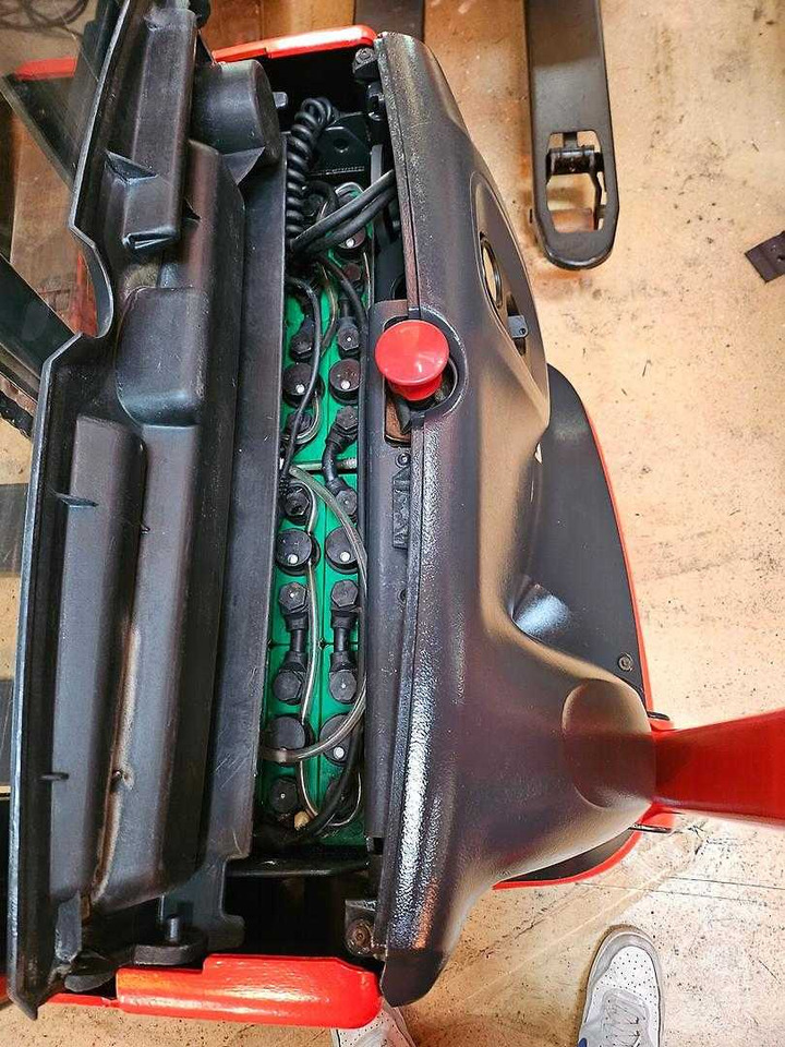 Linde L12 - Stacker: picture 4 Linde L12 - Stacker: picture 4