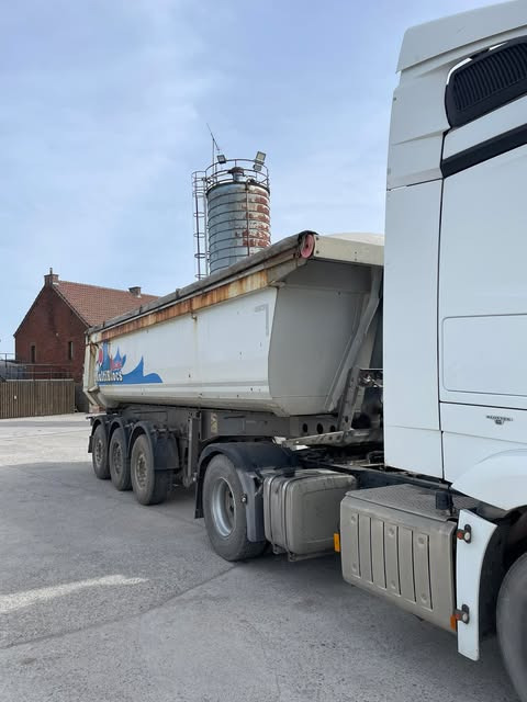 SCHMITZ SGF*S3 - Tipper semi-trailer: picture 2 SCHMITZ SGF*S3 - Tipper semi-trailer: picture 2