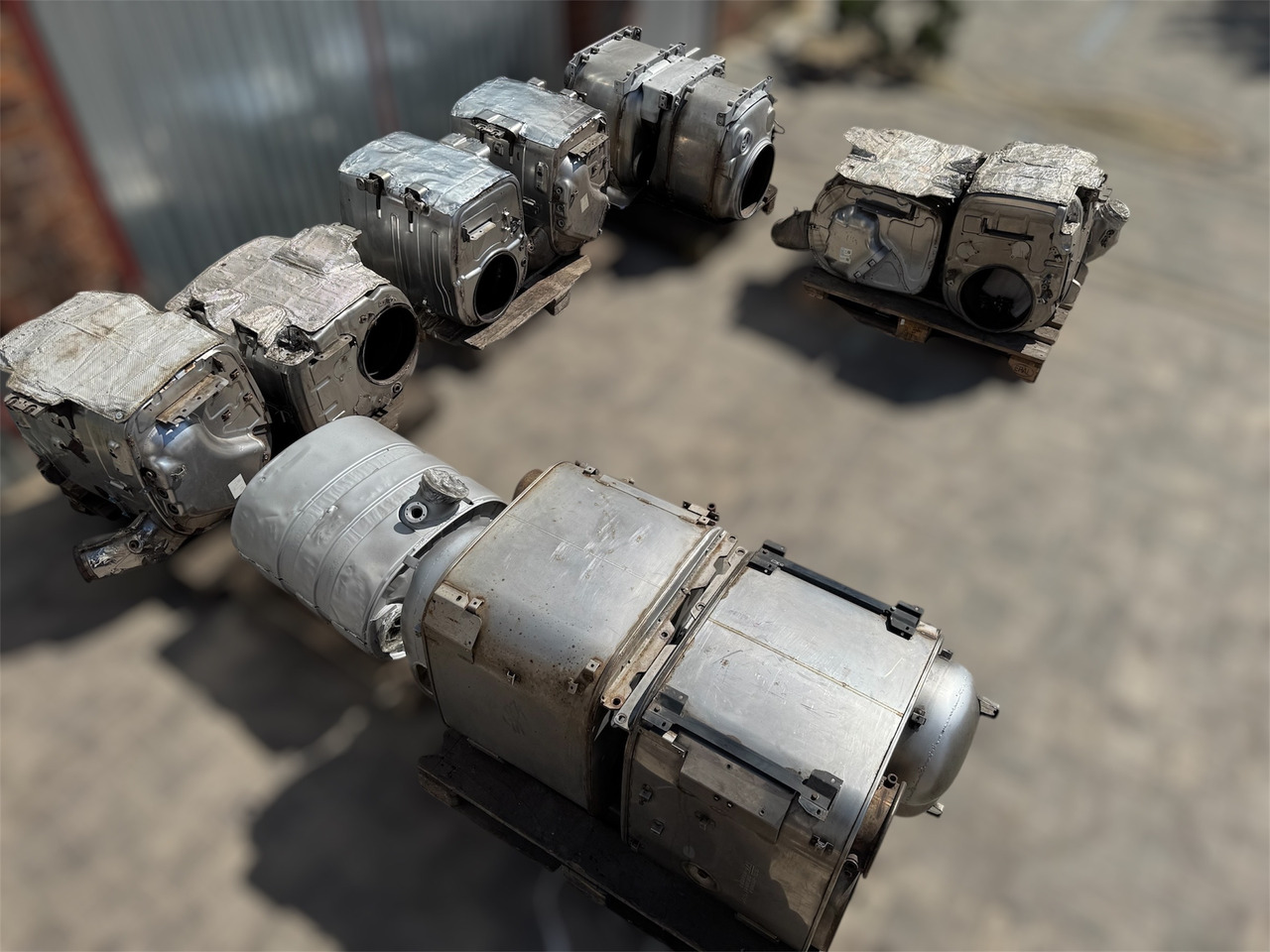 Catalyst exhaust SCR DPF DOC DAF MAN VOLVO SCANIA RENAULT XF 106 XG XG+ TGX TGS FH13 - Catalytic converter: picture 3 Catalyst exhaust SCR DPF DOC DAF MAN VOLVO SCANIA RENAULT XF 106 XG XG+ TGX TGS FH13 - Catalytic converter: picture 3