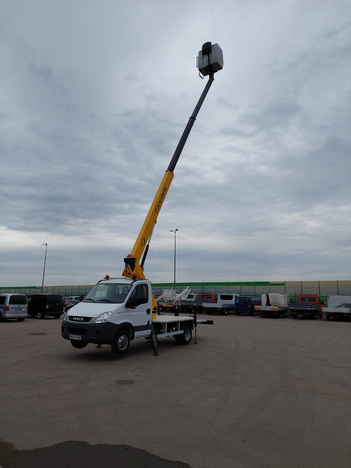 Iveco 35C11 - Truck mounted aerial platform: picture 4 Iveco 35C11 - Truck mounted aerial platform: picture 4