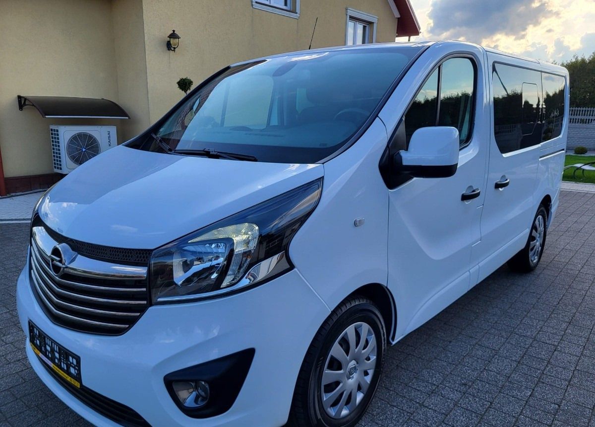 Opel Vivaro bogato doposażone serwisowane Zarejstrowane - Passenger van: picture 4 Opel Vivaro bogato doposażone serwisowane Zarejstrowane - Passenger van: picture 4