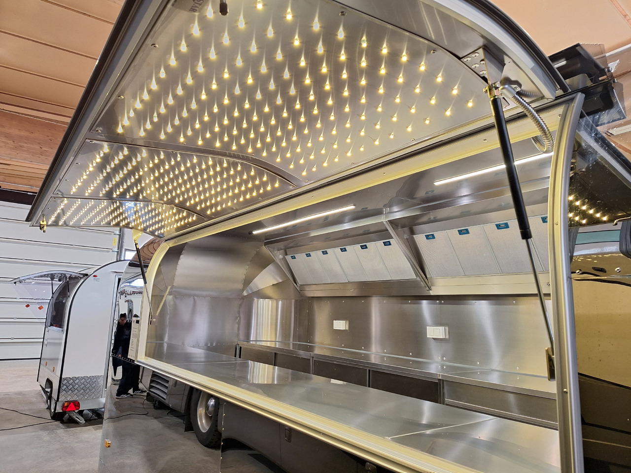 Deli Star Trailer American 4000 - EU standards - Vending trailer: picture 2 Deli Star Trailer American 4000 - EU standards - Vending trailer: picture 2