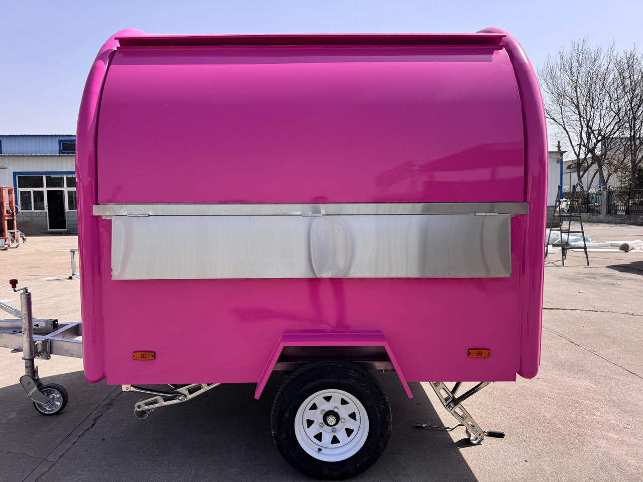Deli Star Trailers EasyGo 230 Light - EU standards - Vending trailer: picture 5 Deli Star Trailers EasyGo 230 Light - EU standards - Vending trailer: picture 5