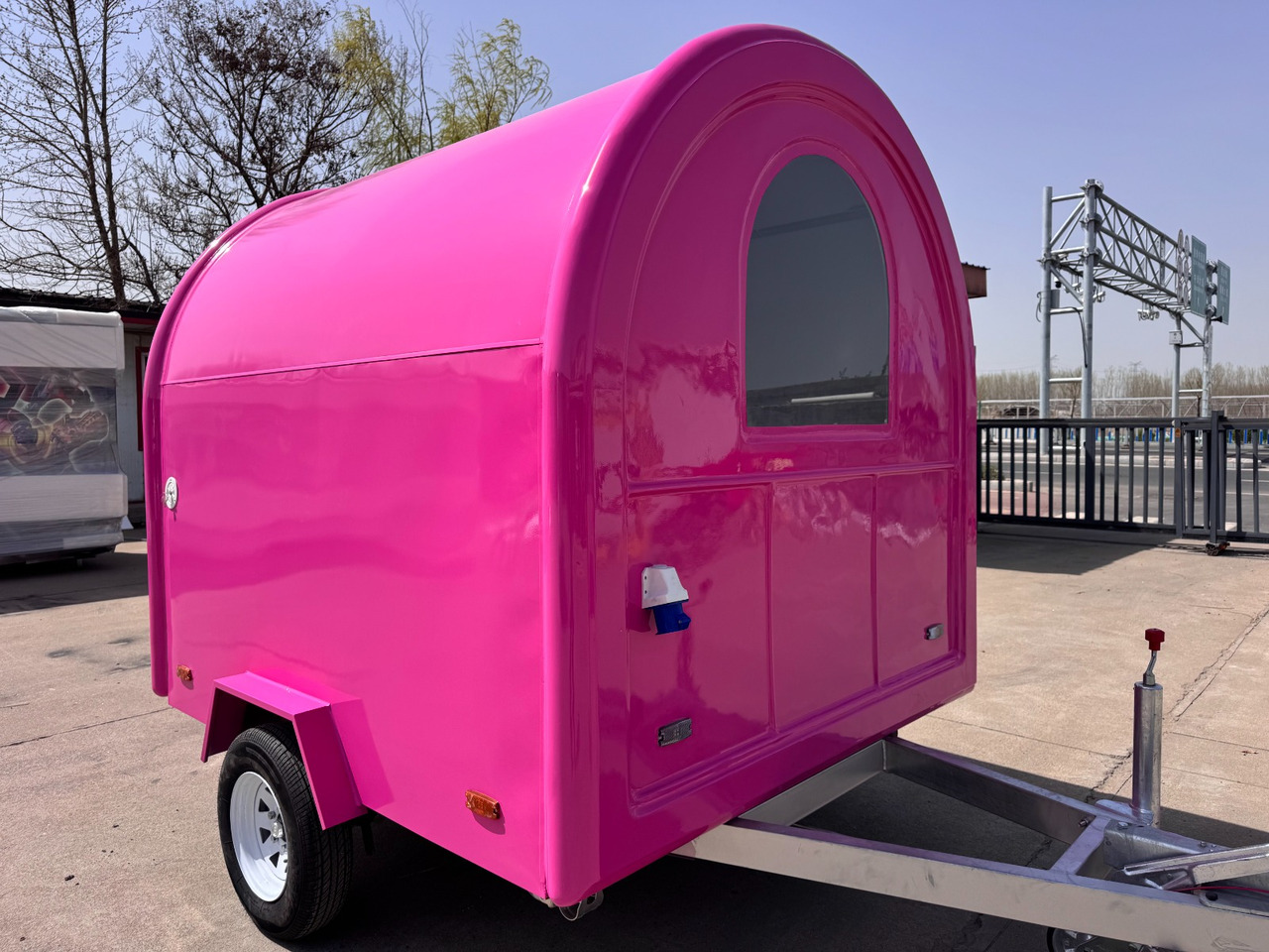 Deli Star Trailers EasyGo 230 Light - EU standards - Vending trailer: picture 3 Deli Star Trailers EasyGo 230 Light - EU standards - Vending trailer: picture 3