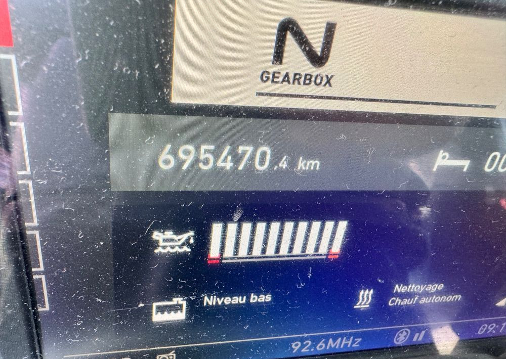 Tractor unit Renault T460: picture 8