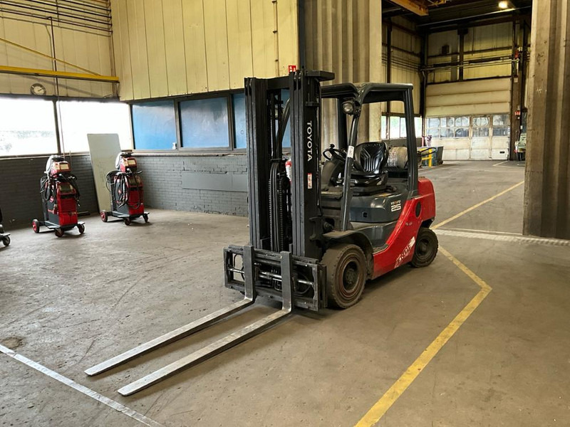 Toyota Tonero 25 - Forklift: picture 1 Toyota Tonero 25 - Forklift: picture 1