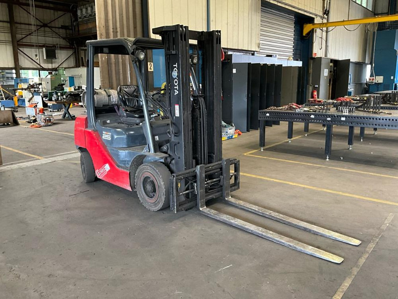 Toyota Tonero 25 - Forklift: picture 3 Toyota Tonero 25 - Forklift: picture 3