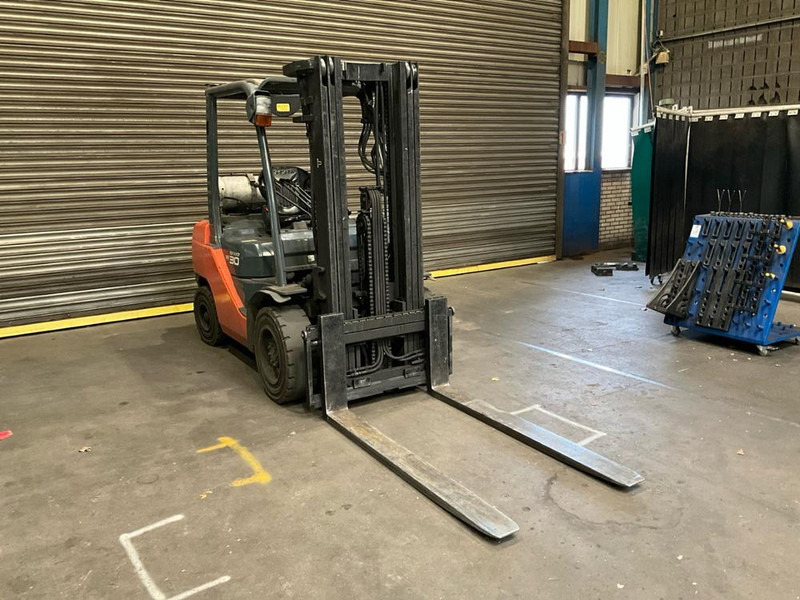 Toyota Tonero 30 - Forklift: picture 3 Toyota Tonero 30 - Forklift: picture 3