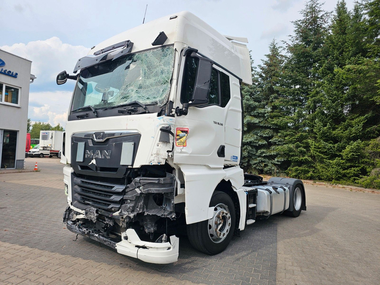 MAN TGX 18.510 XXL INTARDER - Motor , Rahmen 100% OK - Tractor unit: picture 2 MAN TGX 18.510 XXL INTARDER - Motor , Rahmen 100% OK - Tractor unit: picture 2