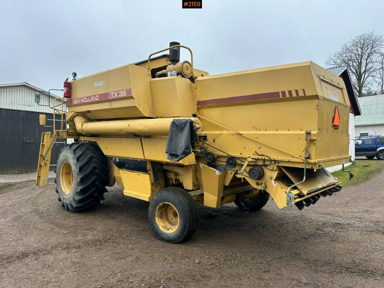 Combine harvester New Holland TX36 20 ft header with wagon (see video) - Combine harvester: picture 5 Combine harvester New Holland TX36 20 ft header with wagon (see video) - Combine harvester: picture 5
