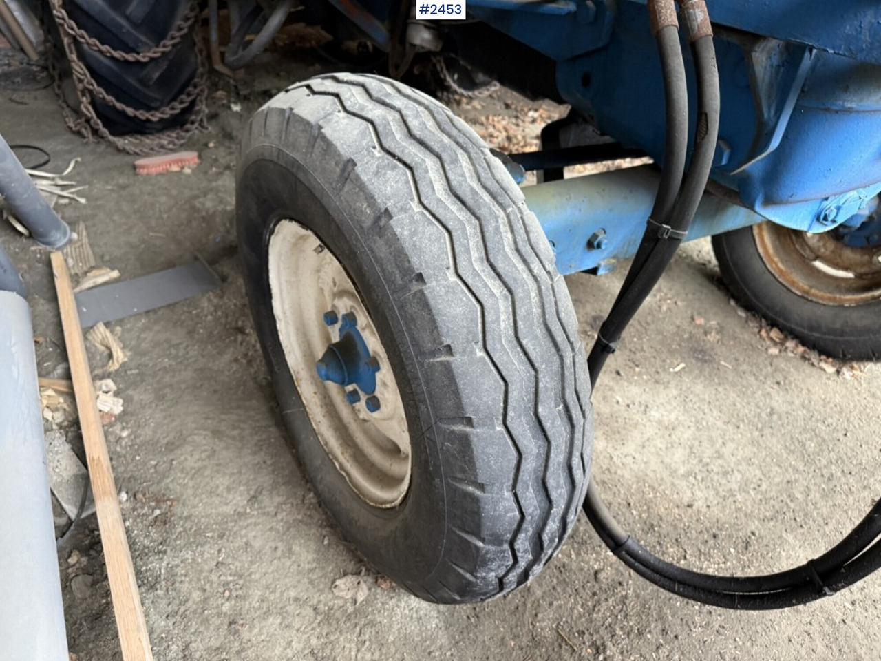 Farm tractor Ford Super Major 5000 with front loader Rep. object: picture 11