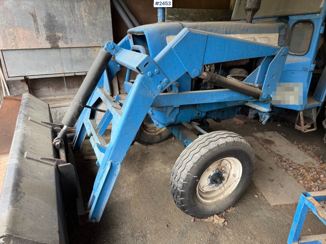 Farm tractor Ford Super Major 5000 with front loader Rep. object: picture 12