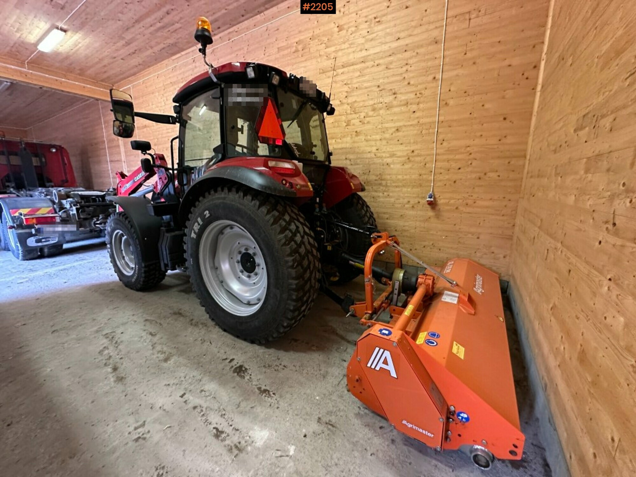 Tractor, Case IH Farmall 85C, Agrimaster KL 250 SW - Farm tractor: picture 2 Tractor, Case IH Farmall 85C, Agrimaster KL 250 SW - Farm tractor: picture 2