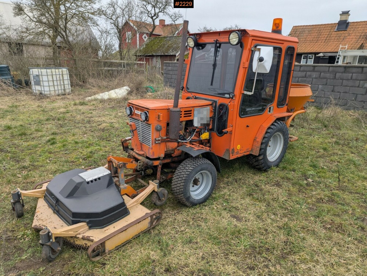 Tractor Holder P60 with multiple implements - Farm tractor: picture 1 Tractor Holder P60 with multiple implements - Farm tractor: picture 1