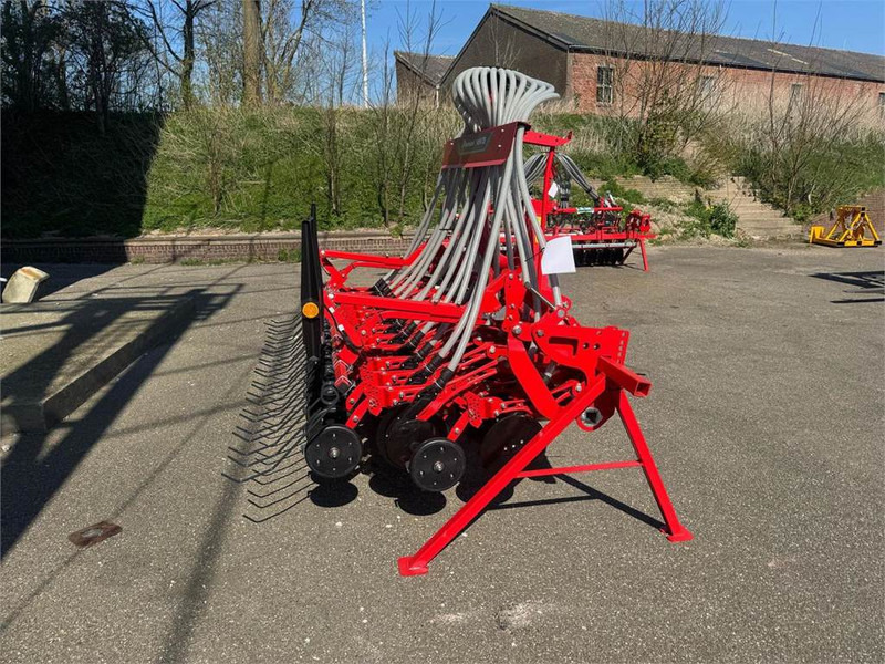 Kverneland CB 3000 3 punt - Combine seed drill: picture 4 Kverneland CB 3000 3 punt - Combine seed drill: picture 4