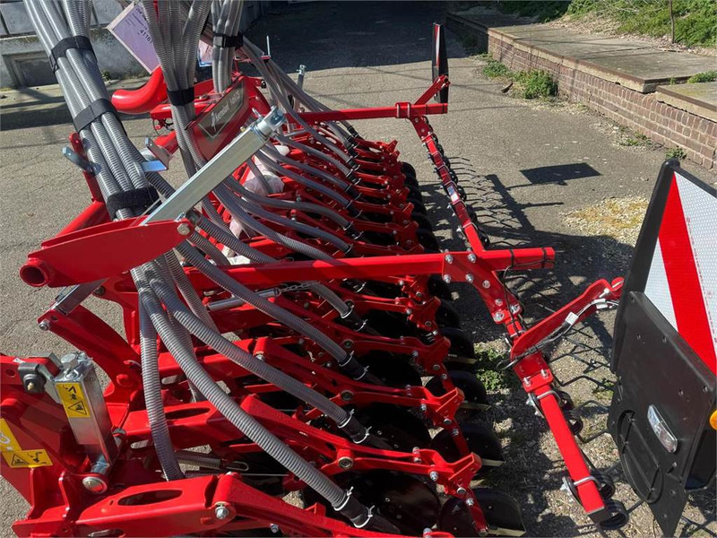 Kverneland CB 3500 Euro - Combine seed drill: picture 3 Kverneland CB 3500 Euro - Combine seed drill: picture 3