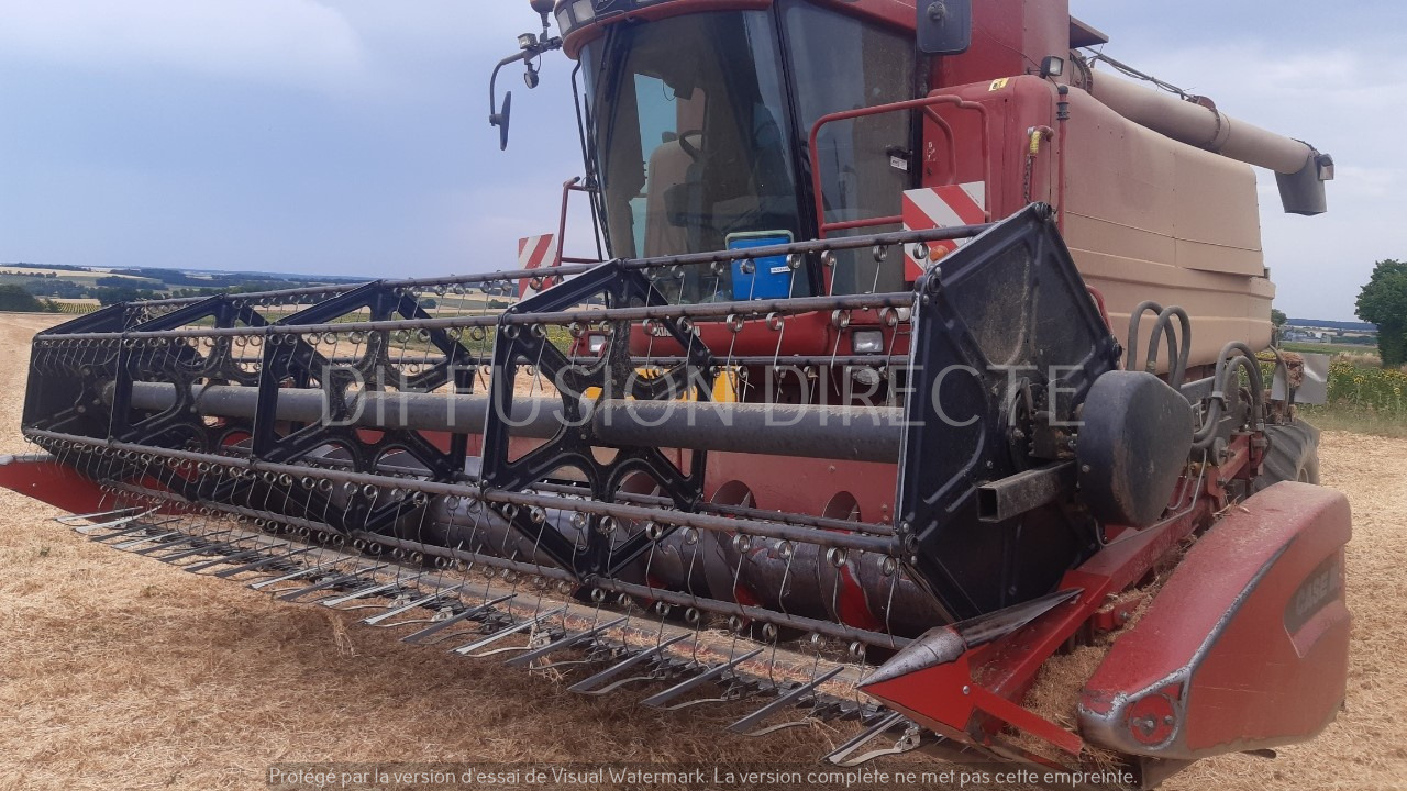 CASE IH MOISSONNEUSE BATTEUSE 2388 X-CLUSIVE - Combine harvester: picture 1 CASE IH MOISSONNEUSE BATTEUSE 2388 X-CLUSIVE - Combine harvester: picture 1