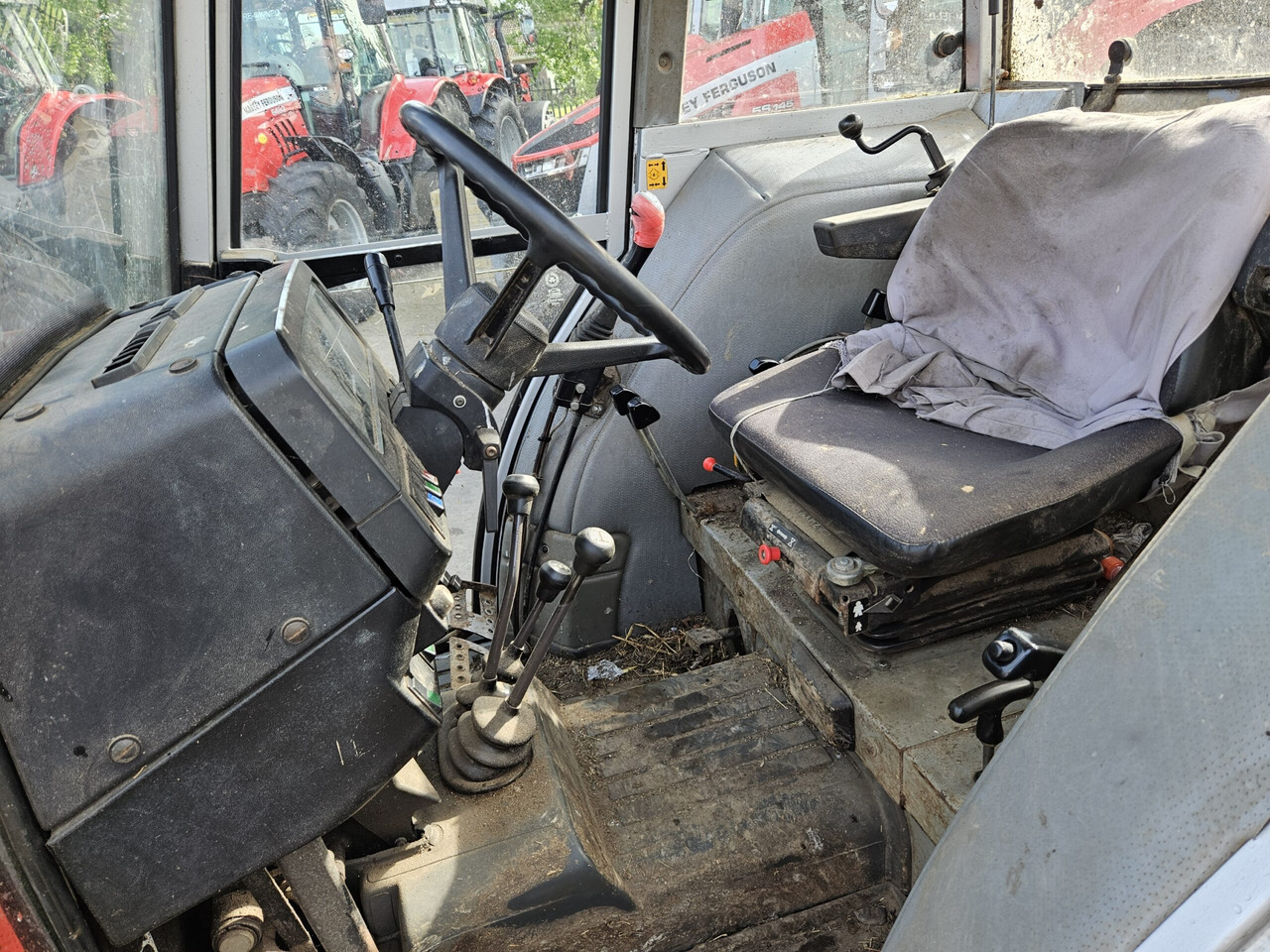 Farm tractor 1990 MF 390 4wd with or without loader: picture 7