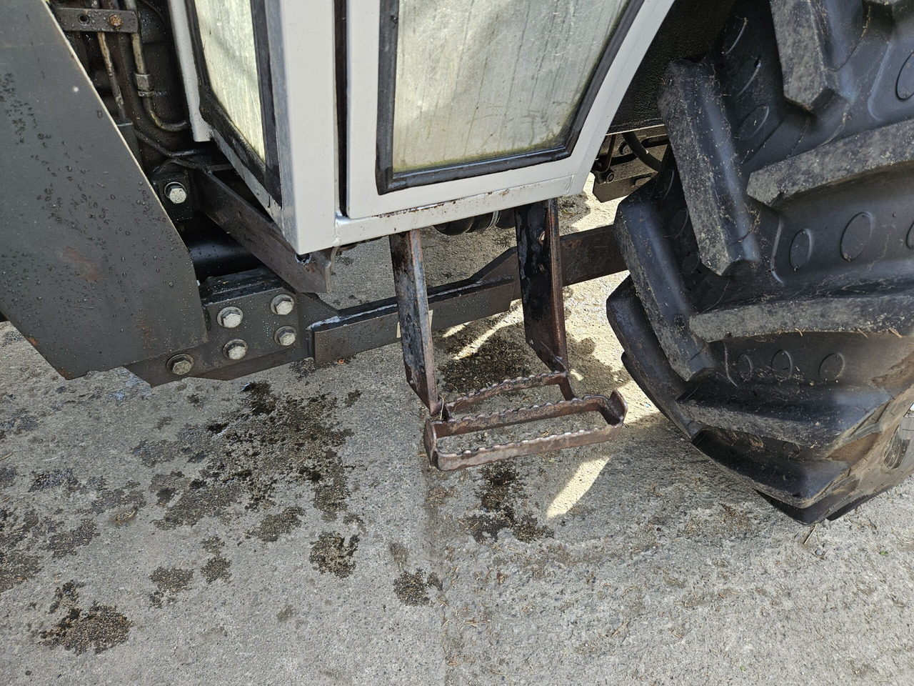 Farm tractor 1990 MF 390 4wd with or without loader: picture 6