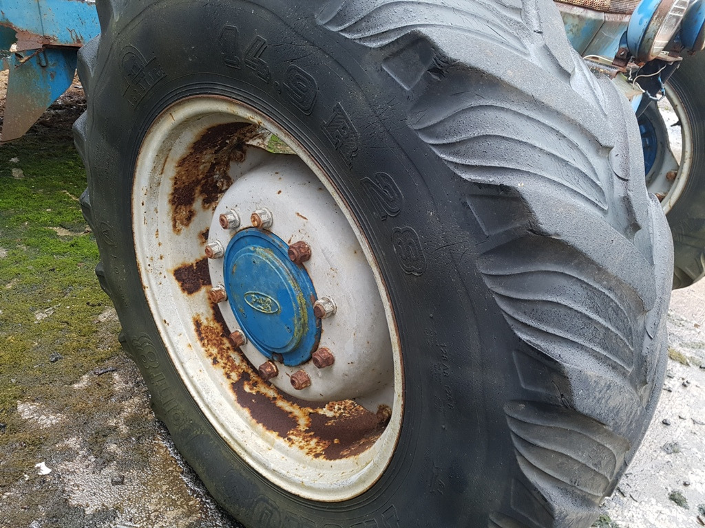 Ford 8210 - Farm tractor: picture 4 Ford 8210 - Farm tractor: picture 4