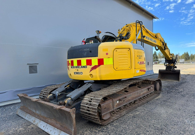 Crawler excavator New HollandE235SR: picture 8