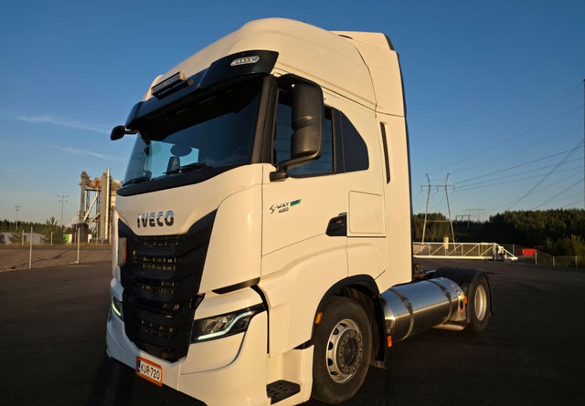 IvecoS-Way 460 4x2 LNG / LBG - Tractor unit: picture 1 IvecoS-Way 460 4x2 LNG / LBG - Tractor unit: picture 1