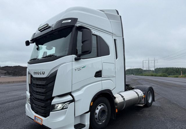 IvecoS-Way 460 4x2 LNG / LBG - Tractor unit: picture 1 IvecoS-Way 460 4x2 LNG / LBG - Tractor unit: picture 1