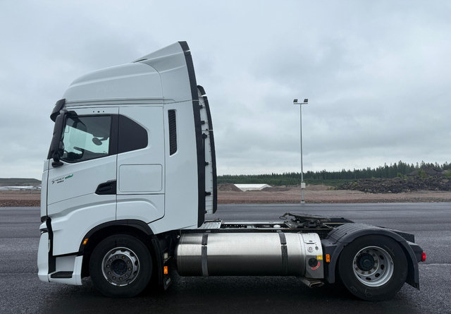 IvecoS-Way 460 4x2 LNG / LBG - Tractor unit: picture 2 IvecoS-Way 460 4x2 LNG / LBG - Tractor unit: picture 2