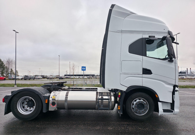 IvecoS-Way 460 4x2 LNG / LBG - Tractor unit: picture 5 IvecoS-Way 460 4x2 LNG / LBG - Tractor unit: picture 5