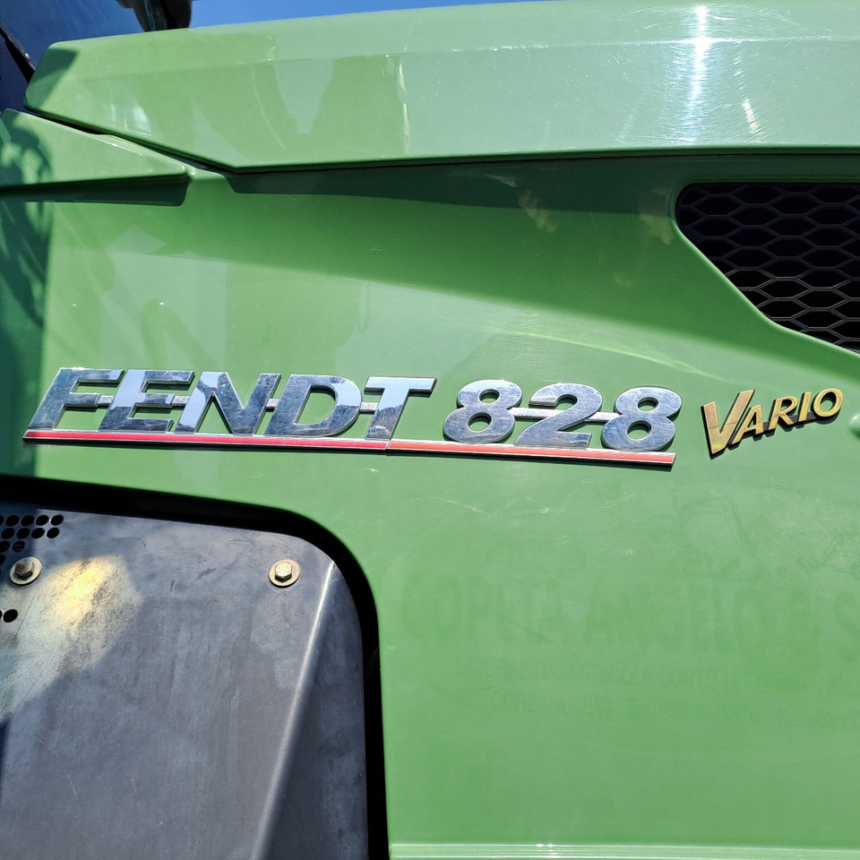 FENDT 828 VARIO PROFI PLUS - Farm tractor: picture 4 FENDT 828 VARIO PROFI PLUS - Farm tractor: picture 4