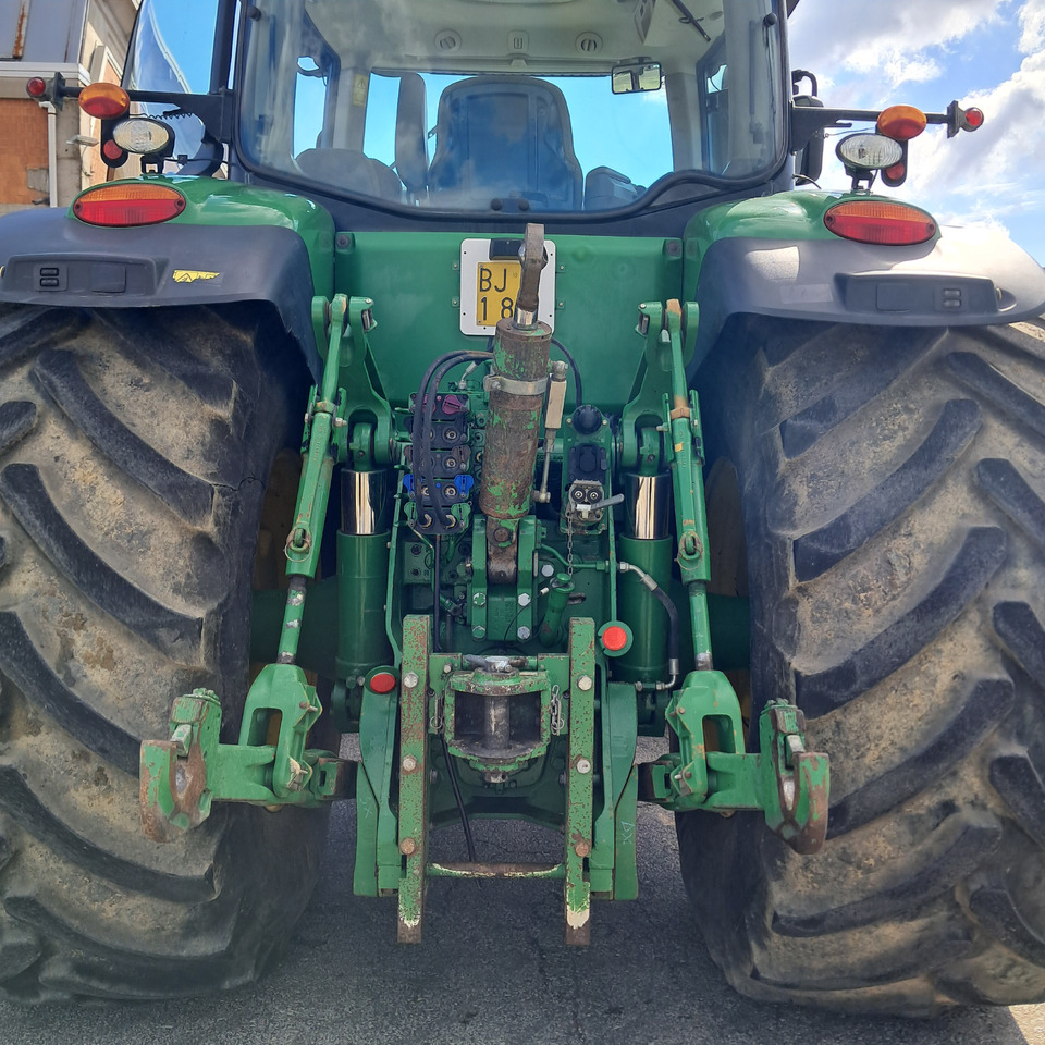 JOHN DEERE 8345 R - Farm tractor: picture 4 JOHN DEERE 8345 R - Farm tractor: picture 4