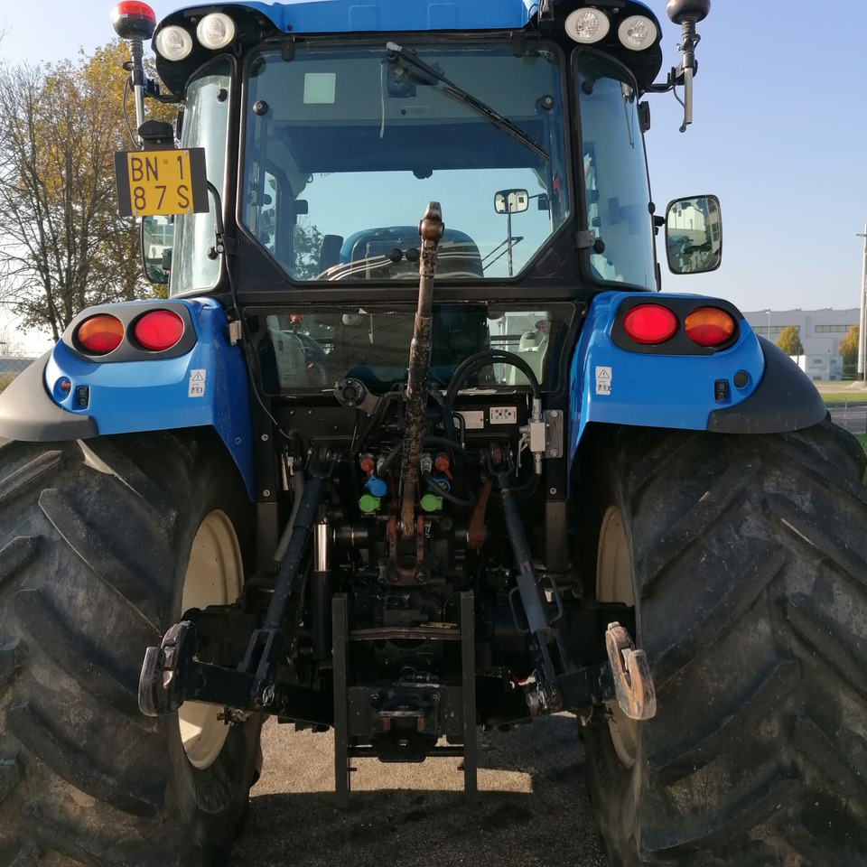 NEW HOLLAND T4.105 - Farm tractor: picture 3 NEW HOLLAND T4.105 - Farm tractor: picture 3