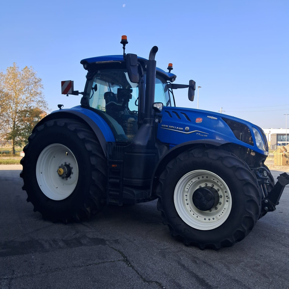 NEW HOLLAND T7 HD - Farm tractor: picture 1 NEW HOLLAND T7 HD - Farm tractor: picture 1